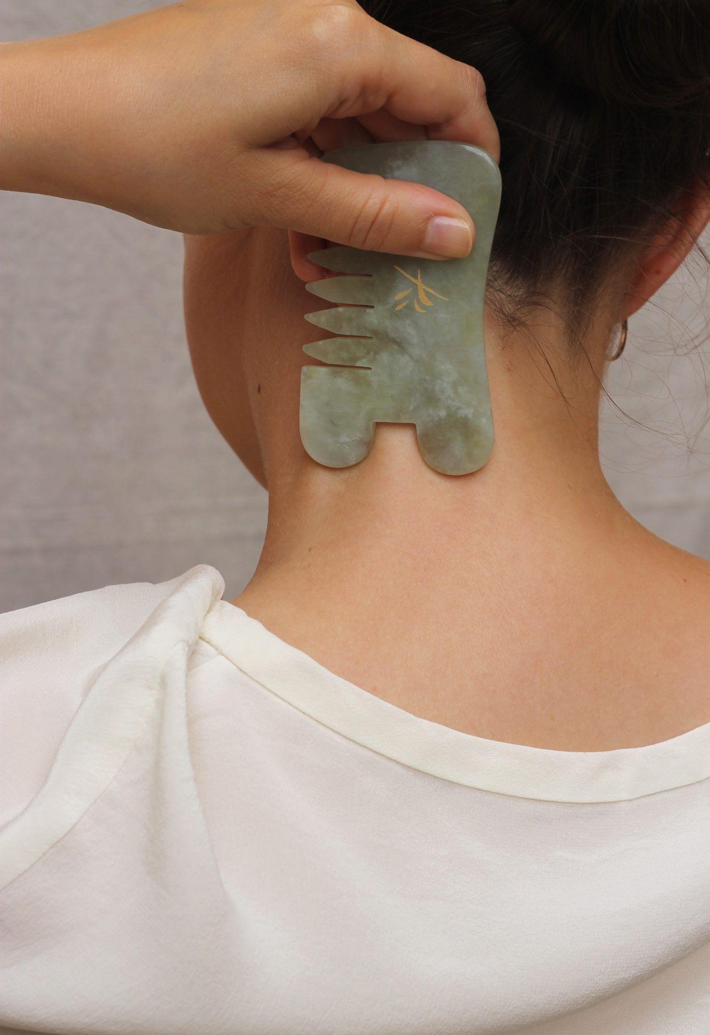 Gua Sha Kam (Tool) från YinYourSkin. | SugarMe Esthetics